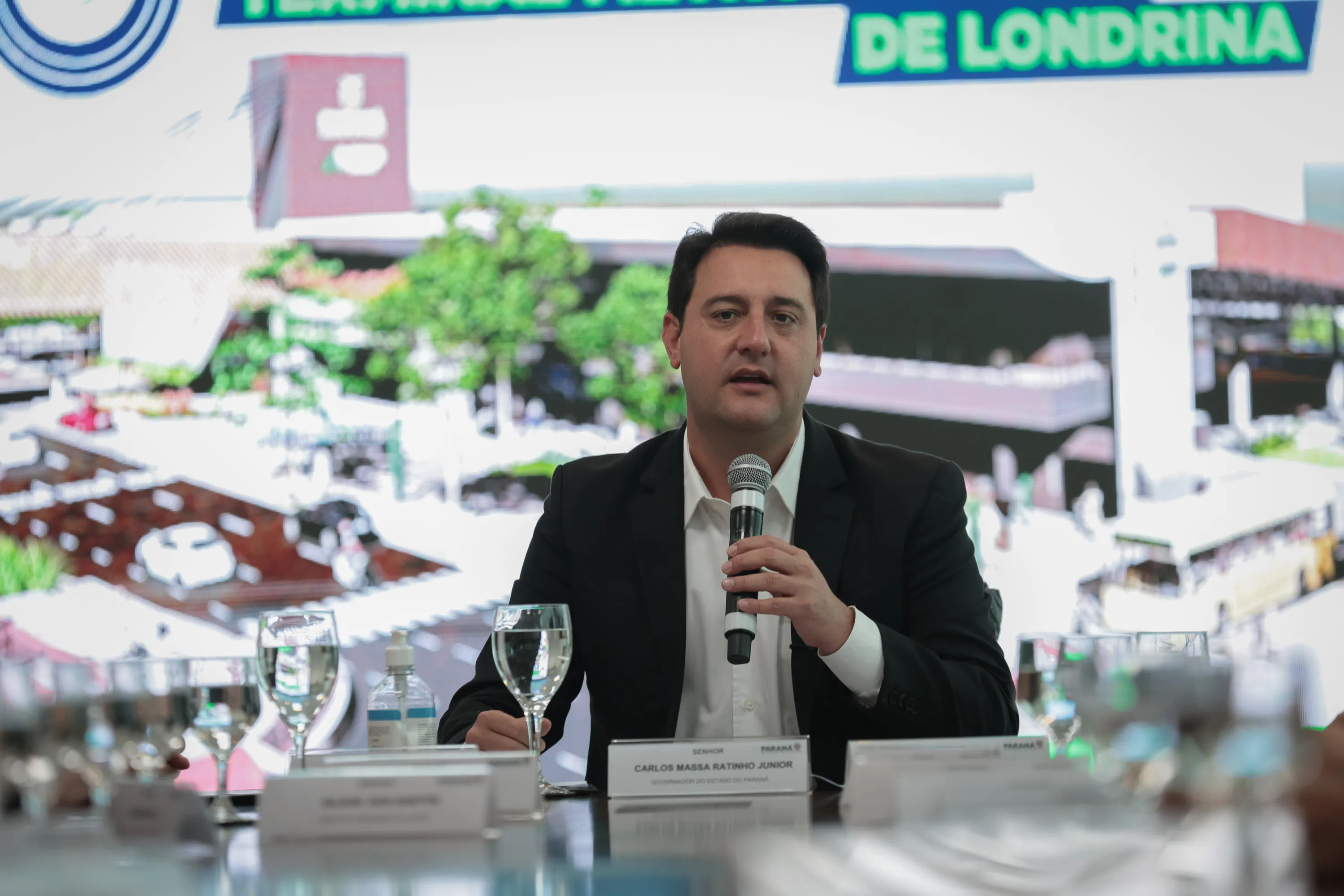 O governador Carlos Massa Ratinho Junior participa nesta segunda-feira (21) do lançamento do edital de licitacao do terminal metropolitano de Londrina