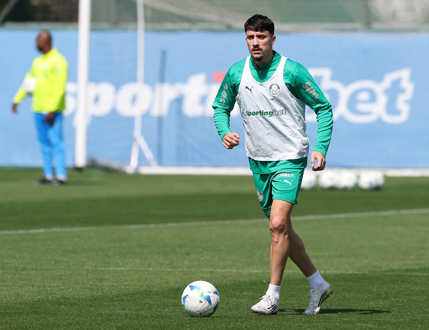 O jogador Joaquín Piquerez, da SE Palmeiras, durante treinamento, na Academia de Futebol. (Foto: Cesar Greco/Palmeiras/by Canon)