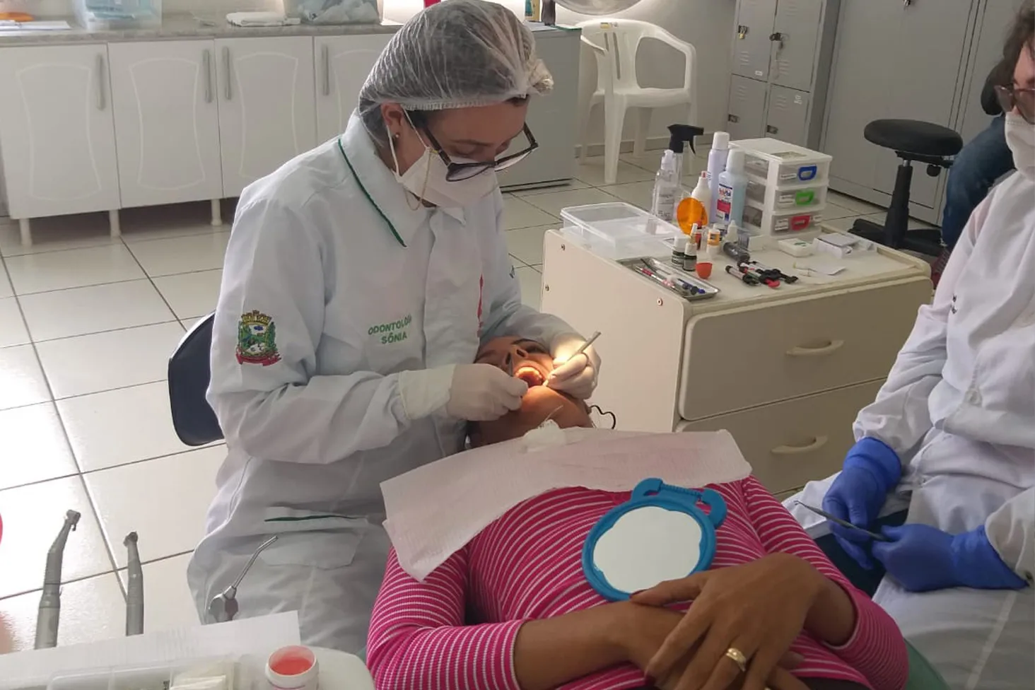Com mais de 5,6 milhões de consultas, programa estadual de saúde bucal aposta em prevenção e controle da doença cárie
