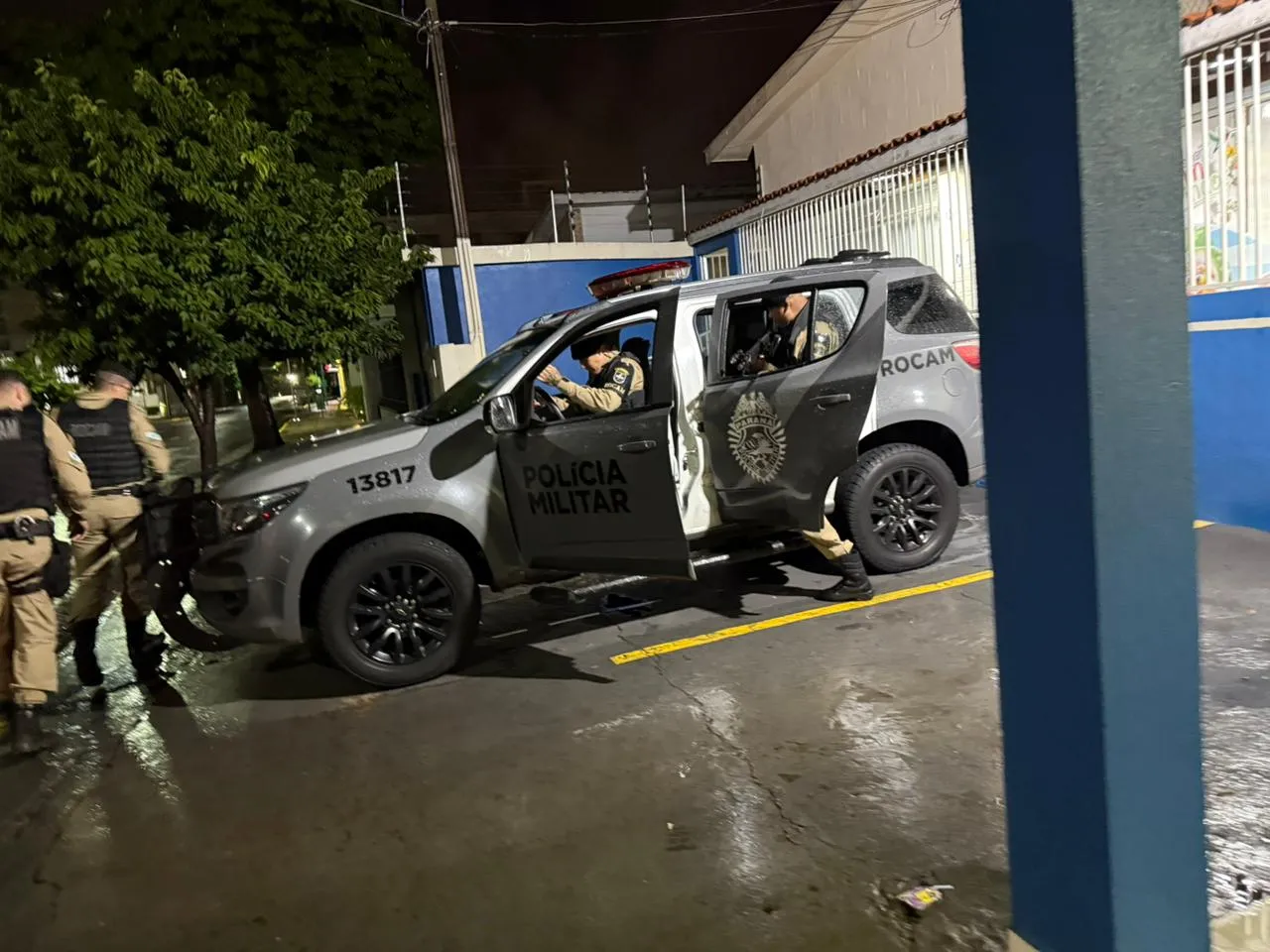 O jovem de 21 anos de idade seria de Apucarana vive em situação de rua e possui um vasto histórico de crimes, tendo sido preso pela PM e também pela Polícia Civil
