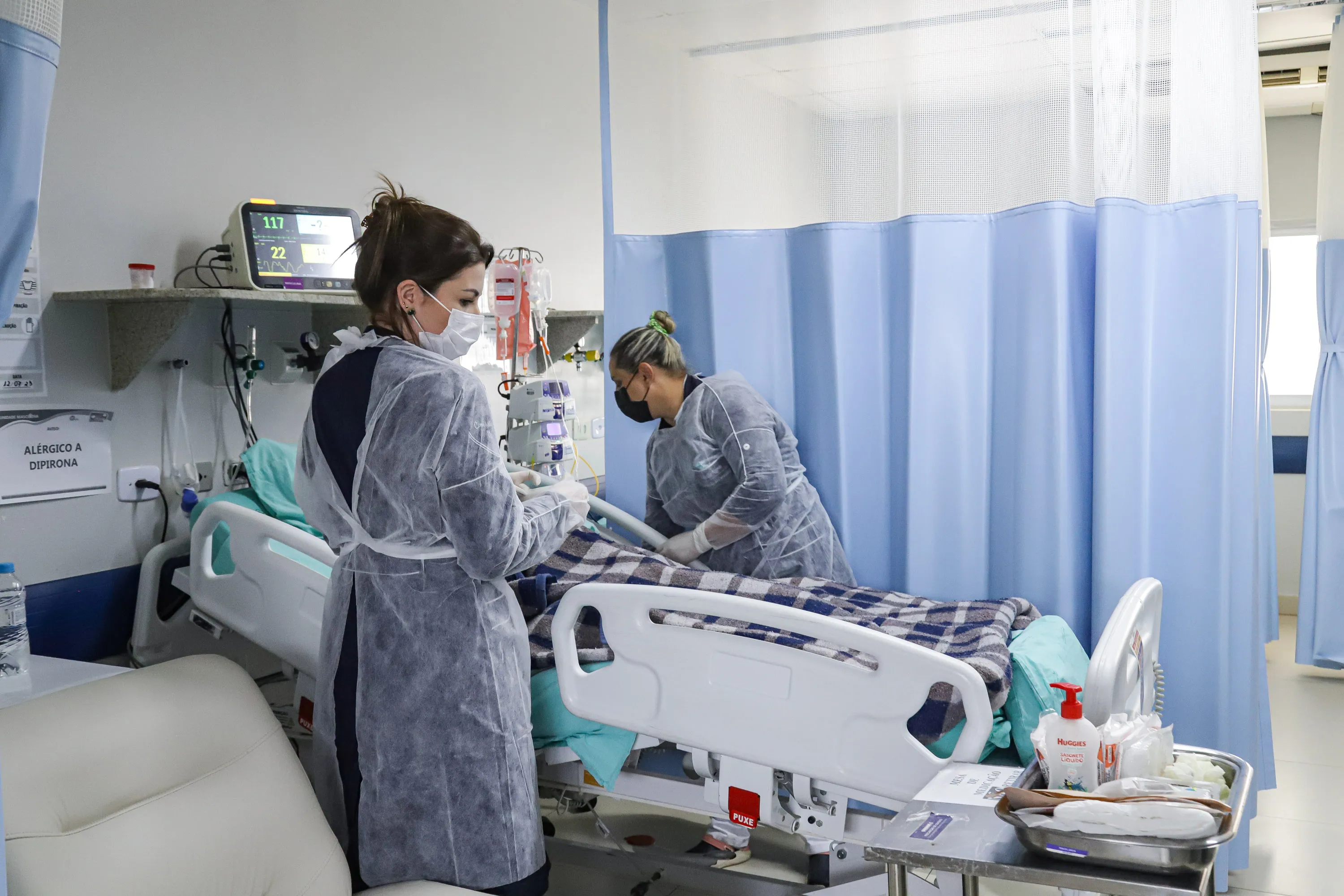 Londrina, 28 de julho de 2023 - Enfermaria no Hospital Universitário de Londrina.