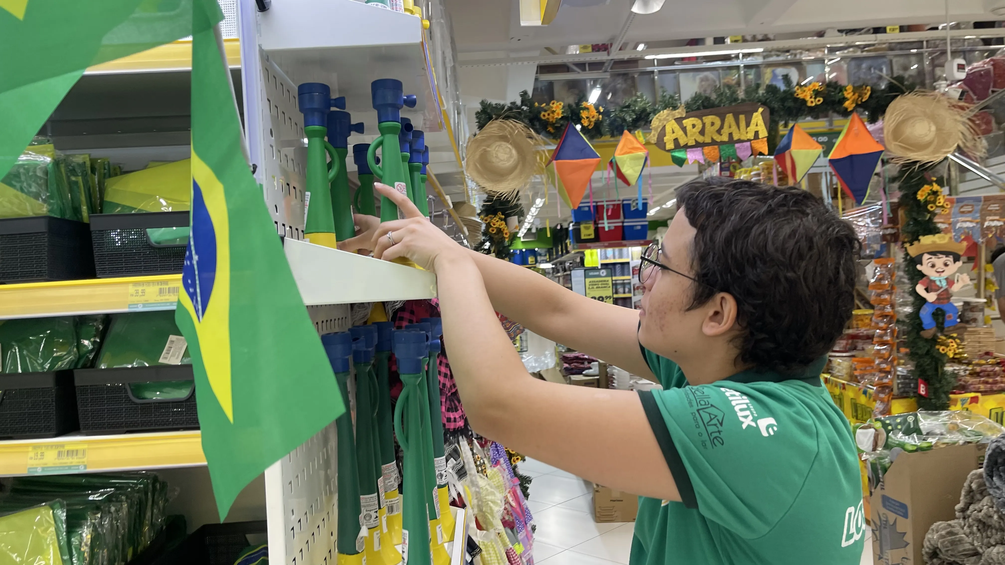 Comércio aposta em itens alusivos à Copa do Mundo