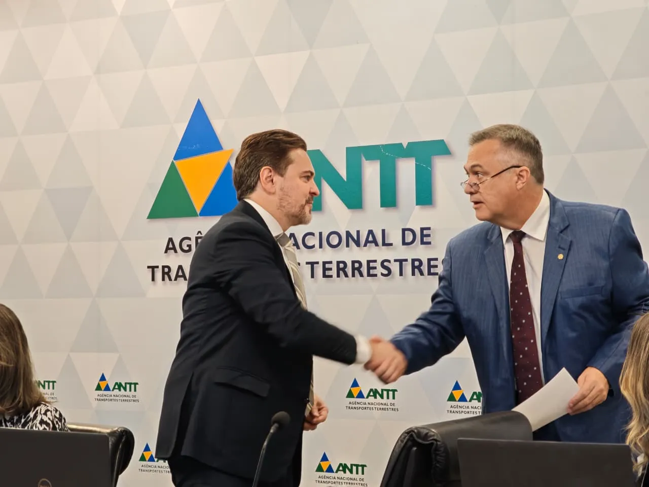 Beto durante audiência na ANTT