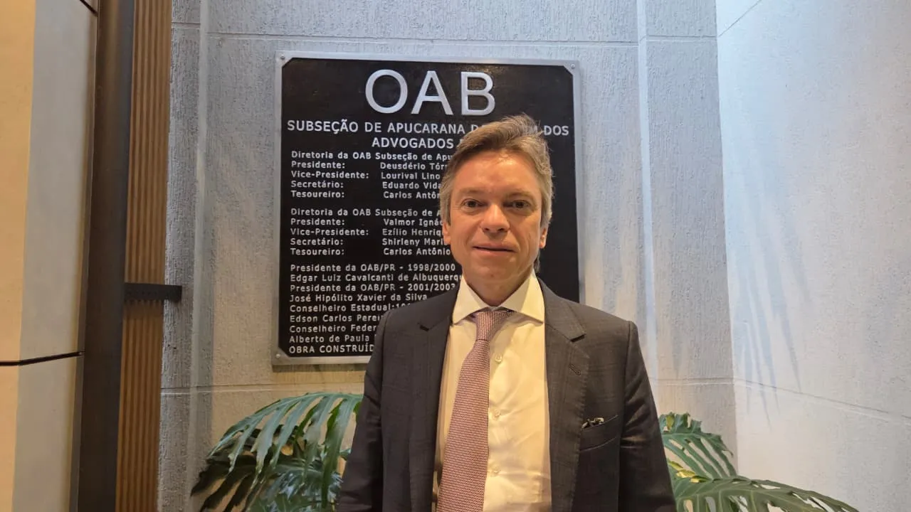 Presidente da OAB-PR Luiz Fernando Casagrande Pereira,
