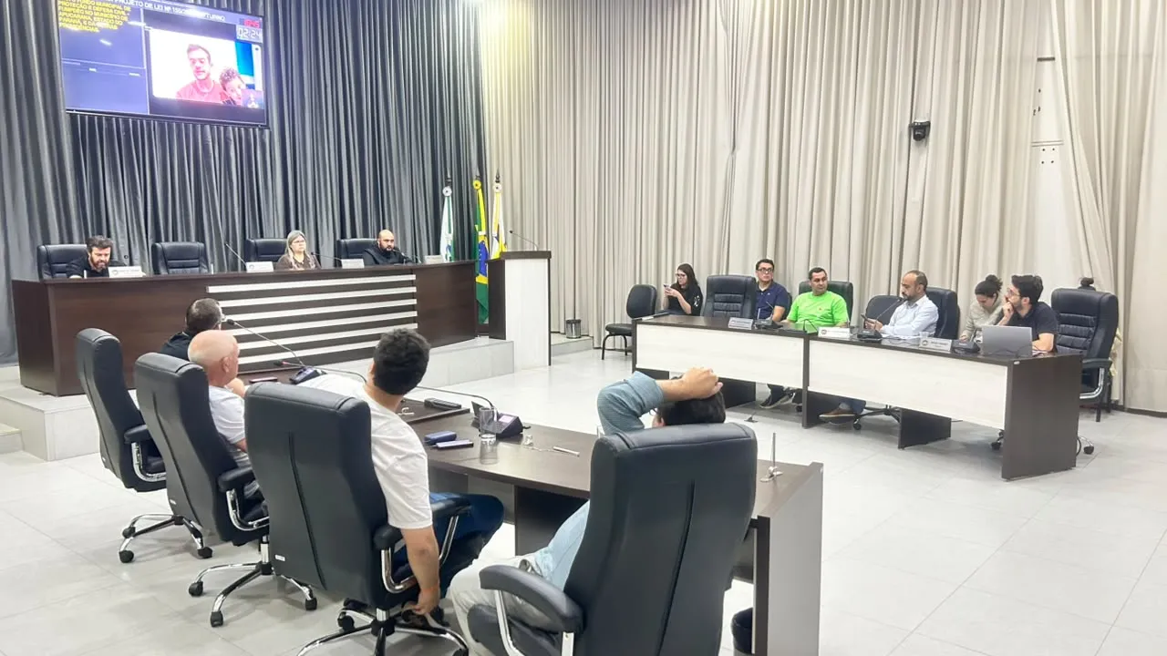 Votação na Câmara ocorreu no início da noite desta sexta-feira (25)
