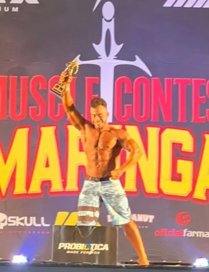 Apucaranense Raul Reis, de 22 anos, após conquista no
San Lorenzo Centro de Eventos,
em Maringá FOTO: DIVULGAÇÃO