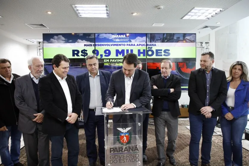 Governo do ParanÃ¡ liberou 9,9 milhÃµes para obras em pavimentaÃ§Ã£o no municipio de Apucarana
