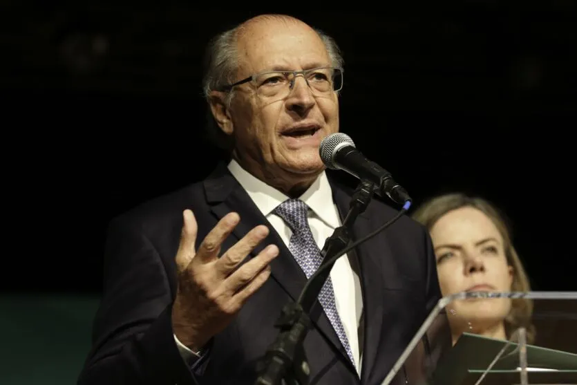 O vice-presidente eleito e coordenador da Transição, Geraldo Alckmin apresentou em coletiva os novos nomes que comporão os grupos técnicos da transição