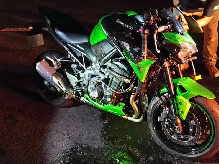 Conforme a polícia, a batida envolveu duas motocicletas