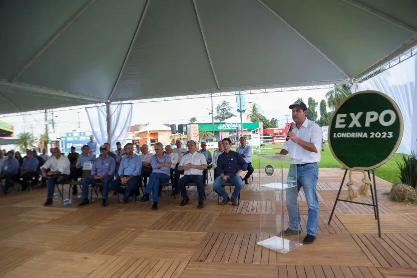 Uma das maiores feiras do agronegócio brasileiro, a ExpoLondrina começou oficialmente nesta quinta-feira (06) com a participação do governador Carlos Massa Ratinho Junior. O Governo do Estado está mais uma vez presente no evento, que vai até 16 de abril no Parque Governador Ney Braga, através de estruturas fixas e ações organizadas por secretarias e órgãos estaduais visando o apoio ao setor agrícola do Paraná.
Foto Gilson Abreu/Aen