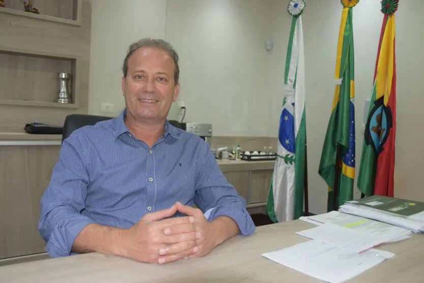 Prefeito de Ivaiporã, Carlos Gil
