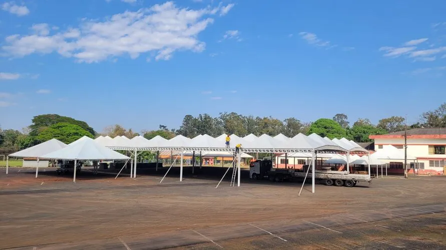 A abertura da feira para o público será dia 06 de setembro, as 13 horas.