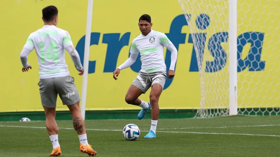 O jogador Rony, da SE Palmeiras, durante treinamento, na Academia de Futebol. (Foto: Cesar Greco/Palmeiras/by Canon)