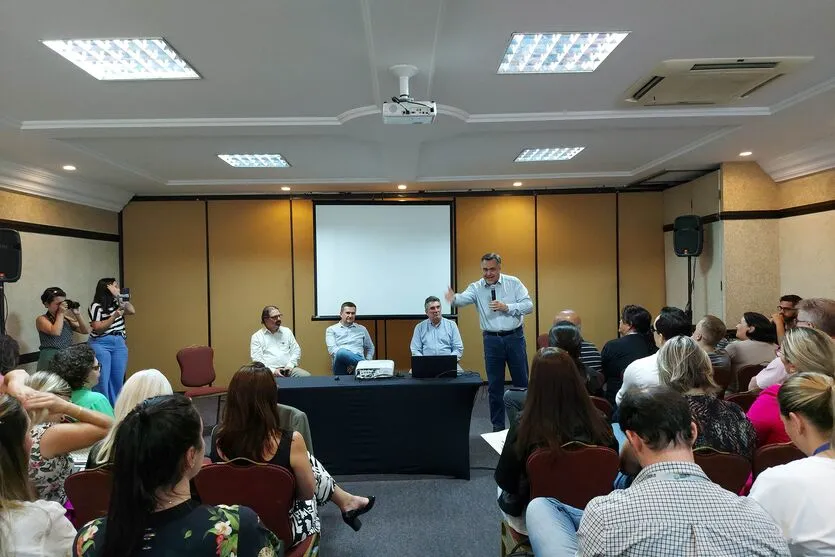 Estado discute regionalização com municípios e Ministério da Saúde em encontro do PRI