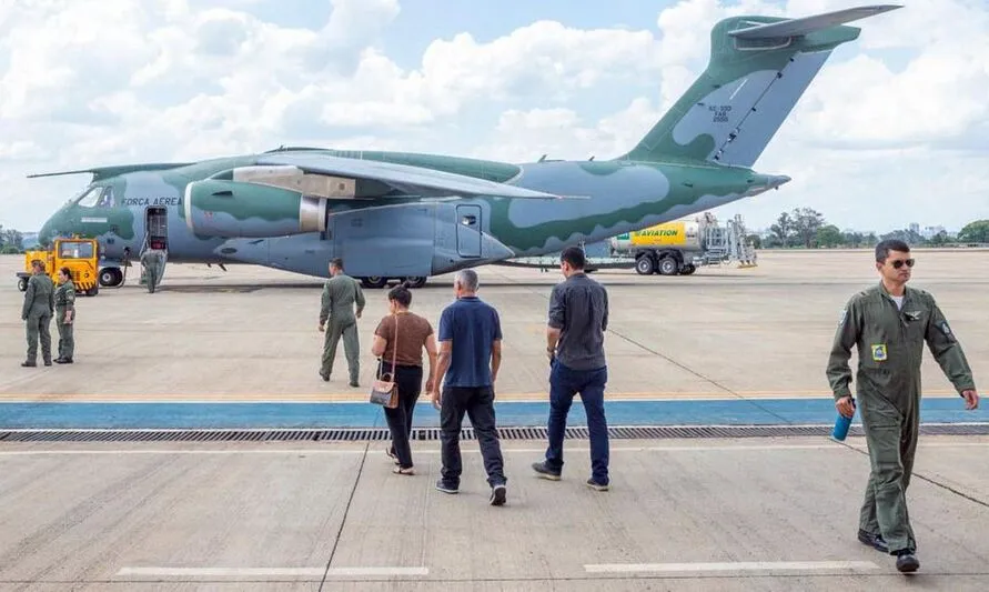 Avião chegou com 69 passageiros