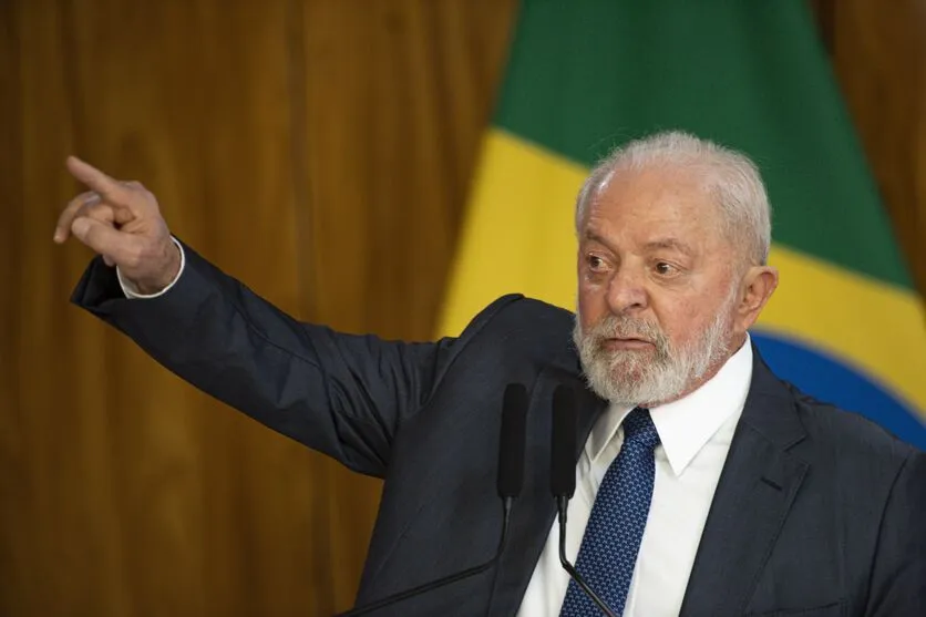 Brasília (DF), 25/10/2023 - O presidente Luiz Inácio Lula da Silva participa de cerimônia de instalação do Conselho da Federação e dá posse aos seus membros, no Palácio do Planalto. Foto: Marcelo Camargo/Agência Brasil