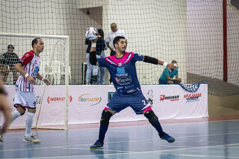 Com Lagoão lotado, Apucarana Futsal vence e fica perto da Série