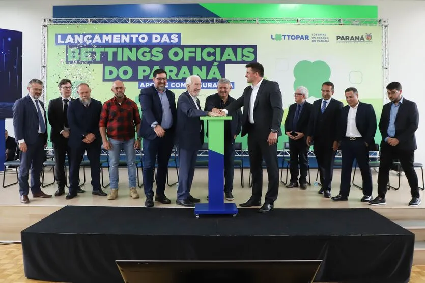 Vice-Governador Darci Piana Assina lançamento das bettings oficiais do paraná. Fotos: Ari Dias/AEN