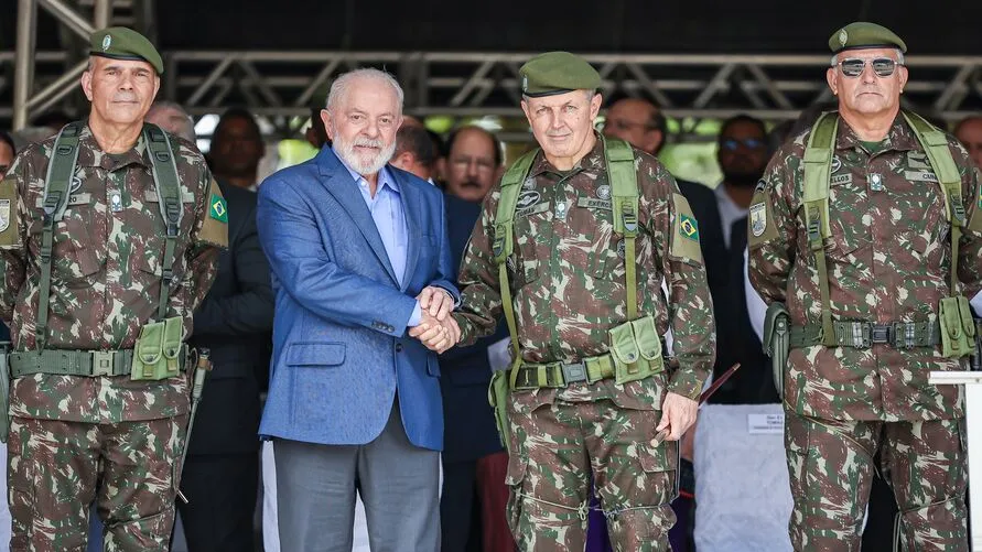 Presidente Lula durante evento na Escola de Sargentos  FOTO: AGÊNCIA BRASIL