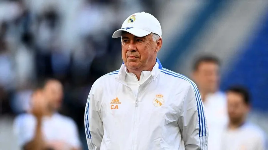 Real oficializou a renovação do vínculo com Ancelotti até 30 de junho de 2026