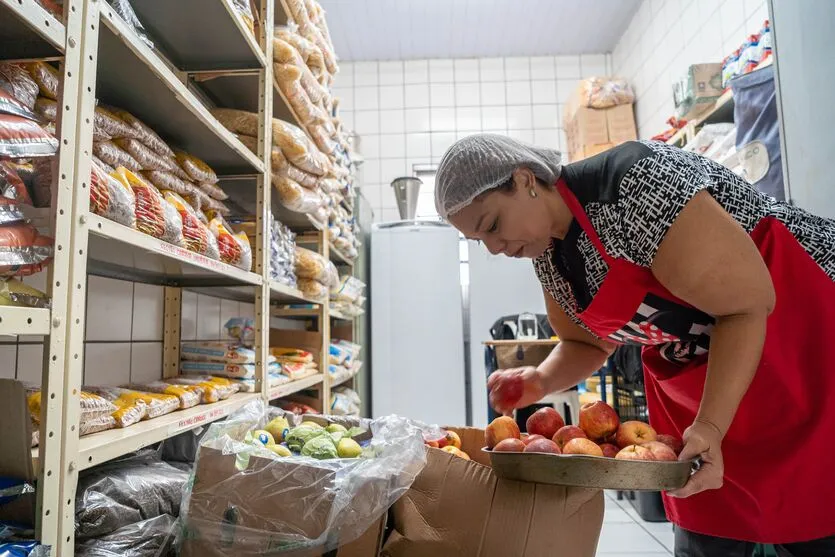 Rede estadual de ensino do Paraná celebra Dia Nacional da Alimentação Escolar com investimento em merenda