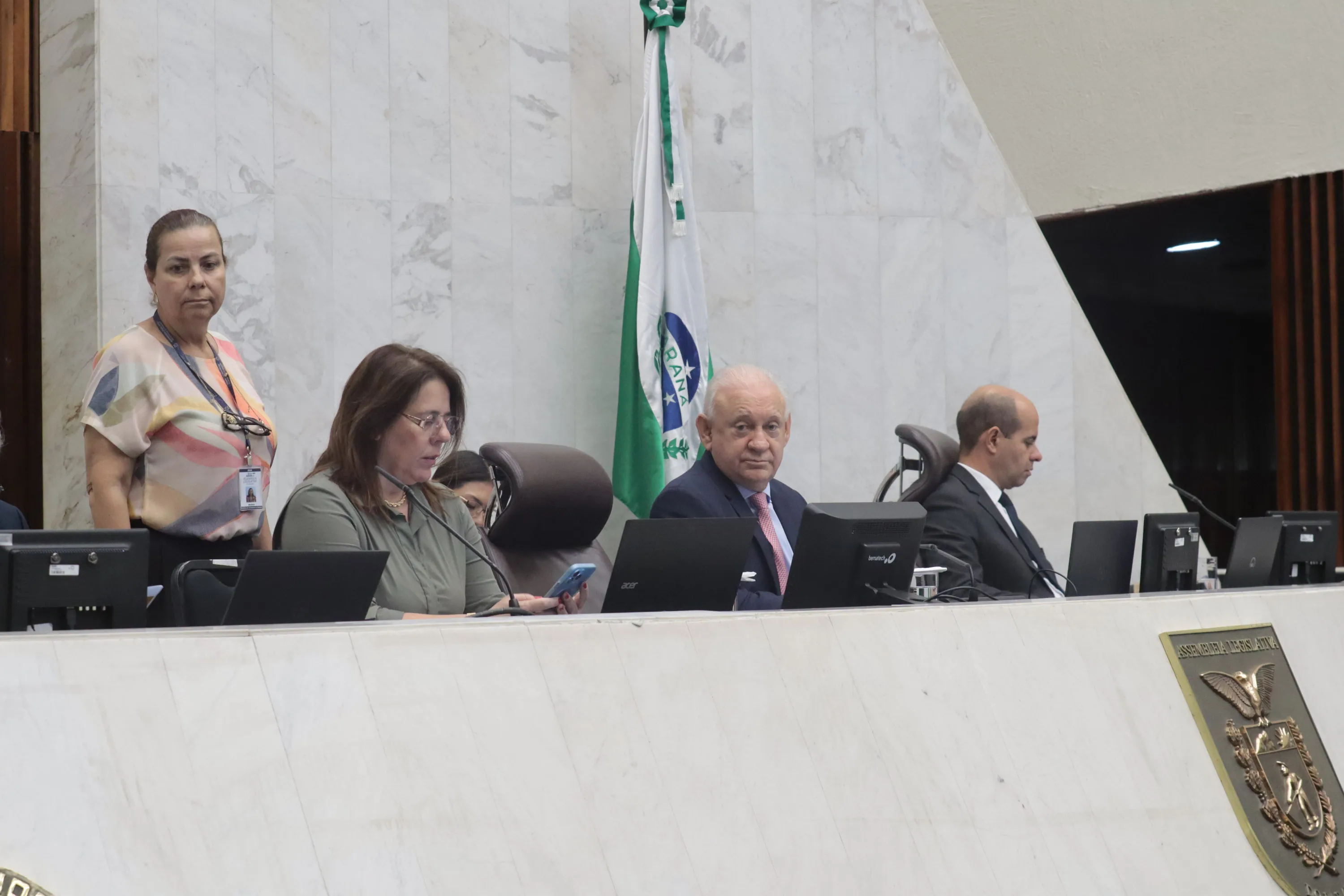 A Diretora-Geral da Secretaria de Estado da Fazenda, Marcia Rebonato do Valleapresenta nesta terça-feira (27) os dados relativos à gestão fiscal de 2023, no Plenário da Assembleia Legislativa. foto; Geraldo Bubniak/AEN