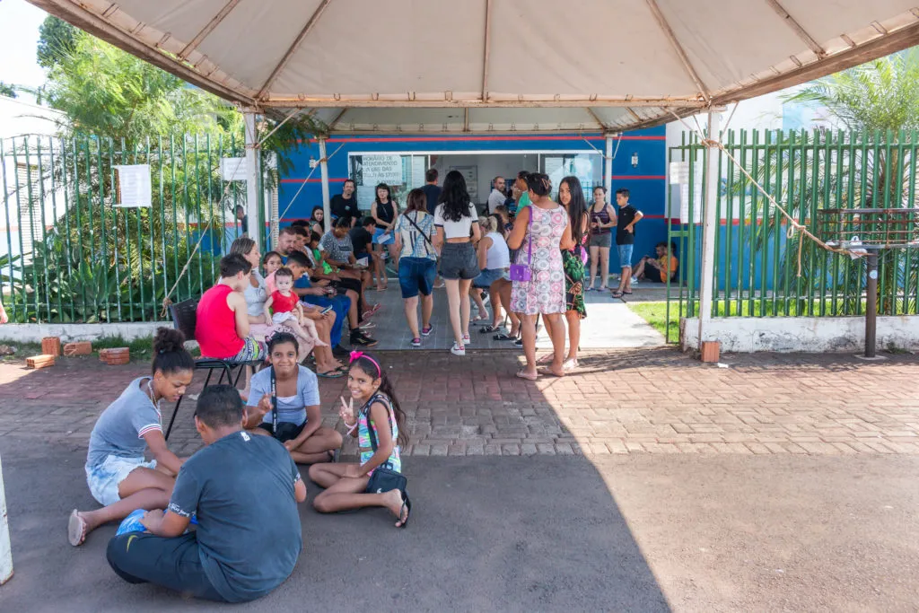 Vacinação foi iniciada no último sábado (6)