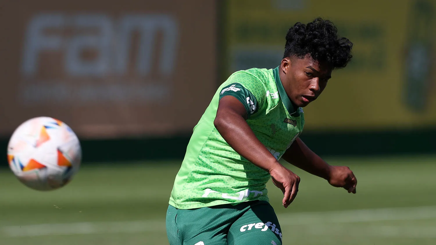 O jogador Endrick, da SE Palmeiras, durante treinamento, na Academia de Futebol. (Foto: Cesar Greco/Palmeiras/by Canon)