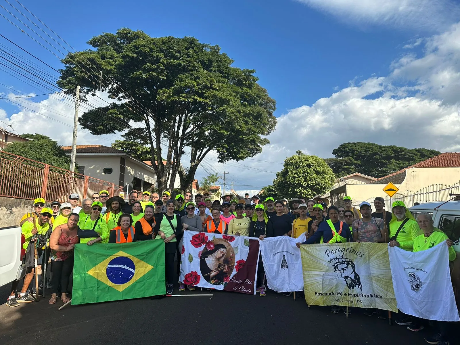 O tradicional "Grupo do Alfredo" saiu de Apucarana por volta das 4 horas desta sexta