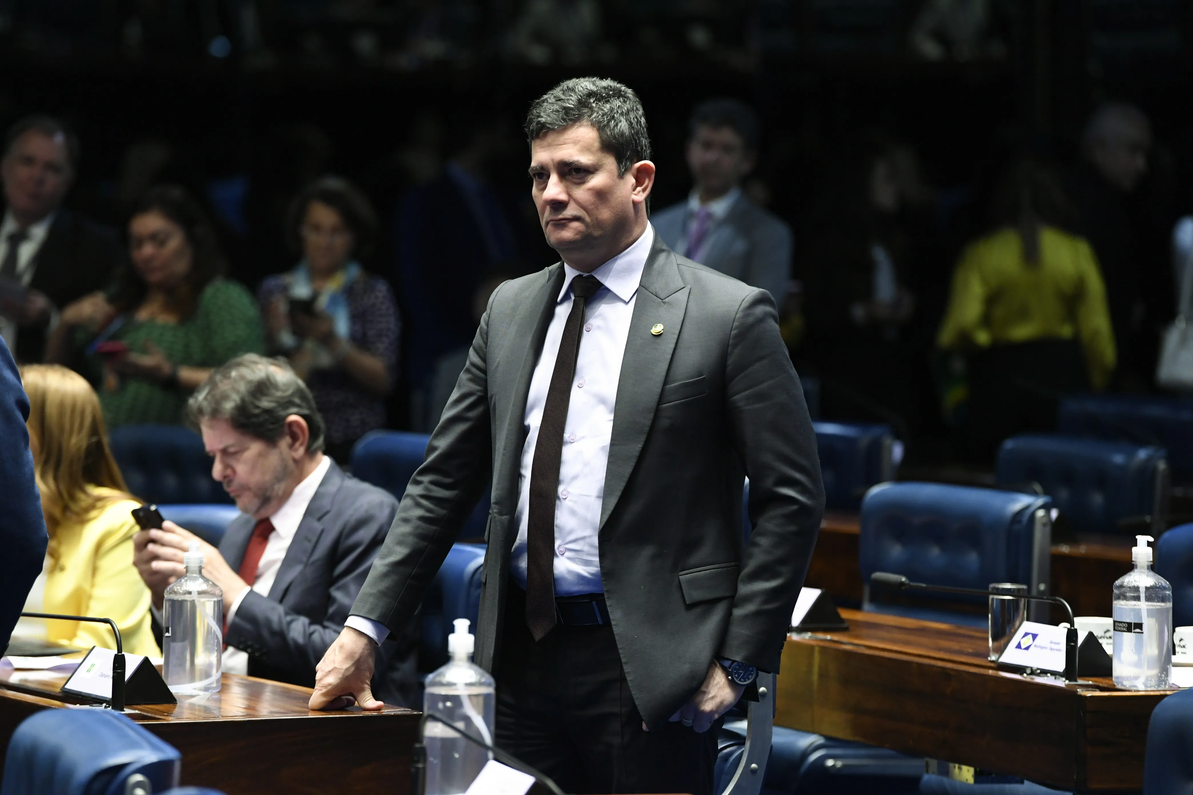 Plenário do Senado Federal durante sessão deliberativa ordinária. 

Na pauta, a primeira sessão de discussão da proposta de emenda à Constituição (PEC) 10/2023, que cria uma parcela mensal de valorização por tempo de exercício para servidores públicos da carreira jurídica, como juízes e promotores. A sessão deliberativa está marcada para as 14h e tem outros dois itens na pauta. 

Em destaque, senador Sergio Moro (União-PR).

Foto: Jefferson Rudy/Agência Senado