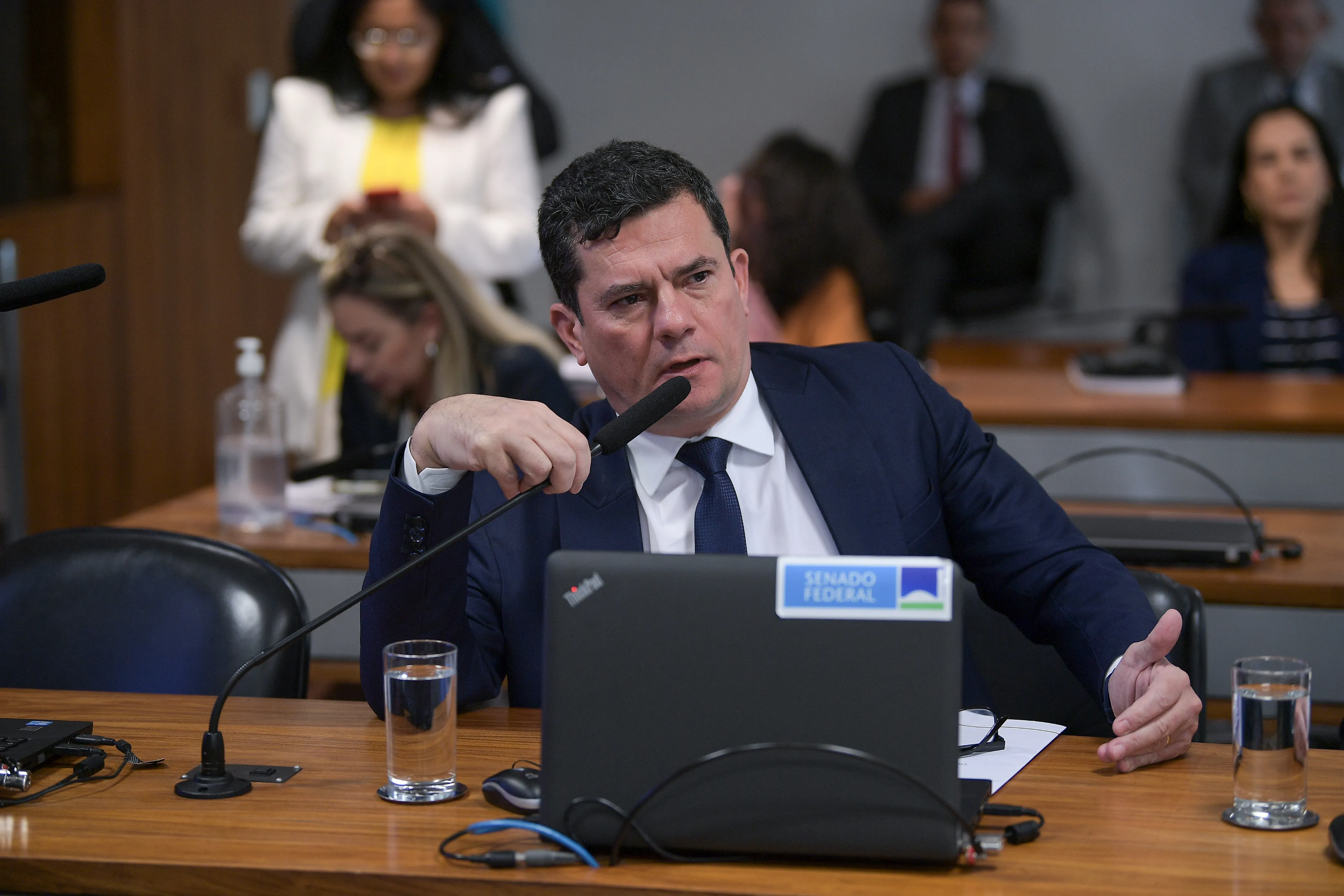 Comissão de Segurança Pública (CSP) realiza reunião deliberativa com 6 itens. Entre eles, o PL 3.673/2021 que "altera o art. 28-A do Decreto-Lei nº 3.689, de 3 de outubro de 1941 (Código de Processo Penal), para aperfeiçoar o instituto do acordo de não persecução penal". 

Em pronunciamento, à bancada, senador Sergio Moro (União-PR).

Foto: Pedro França/Agência Senado