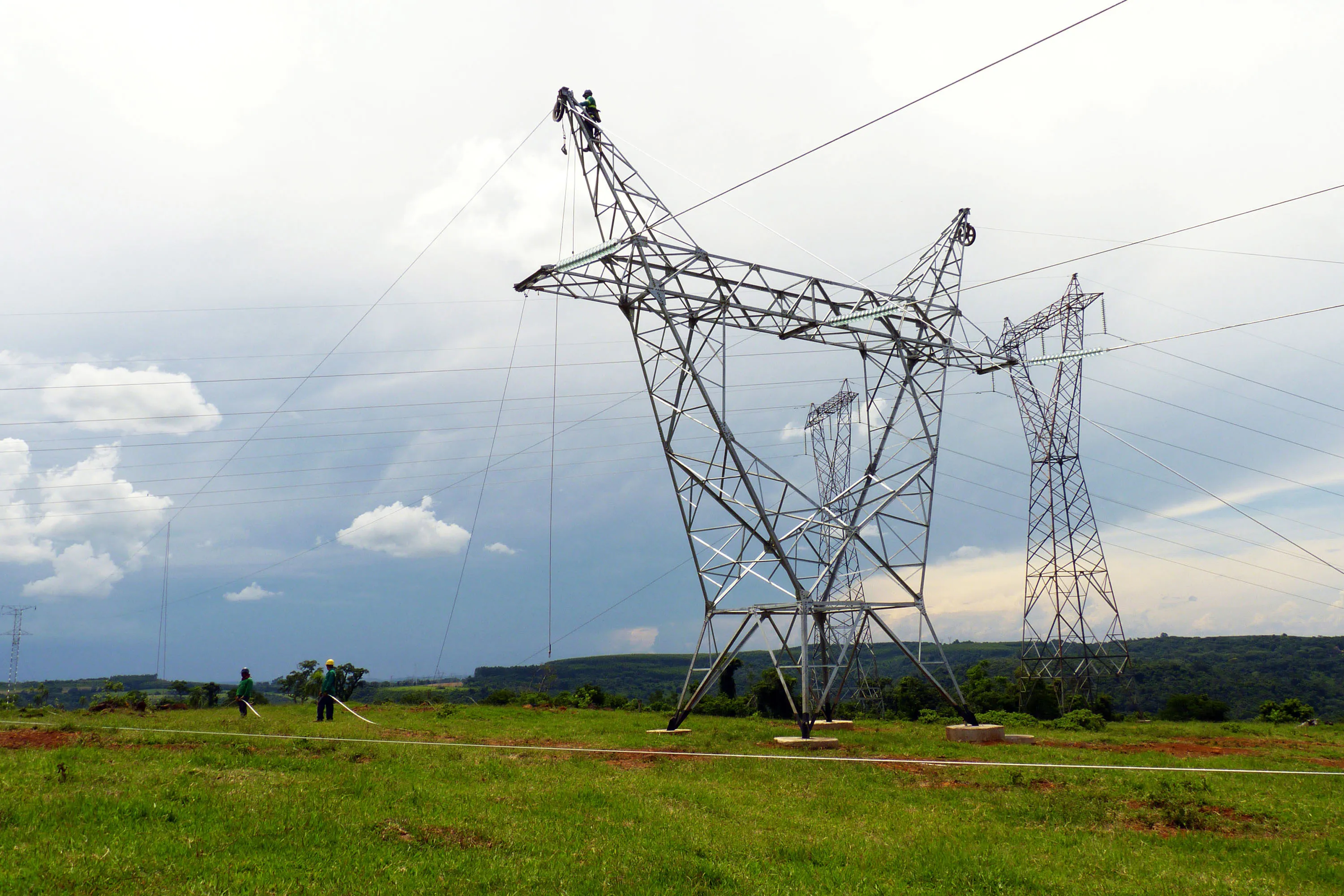 Entrou em operação no domingo (29) a nova linha de transmissão da Copel ligando as subestações Foz do Chopim e Salto Osório, no sudoeste do Paraná. 
Foto: Divulgação Copel