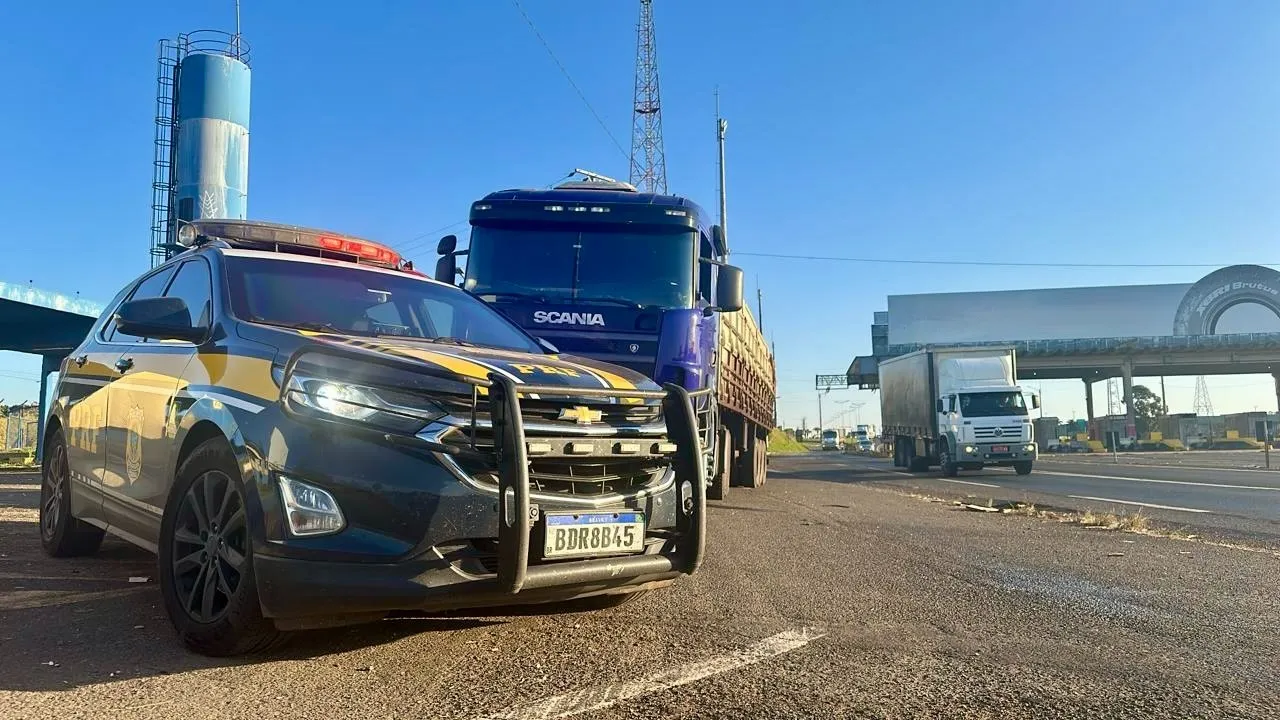 Mais de uma tonelada de maconha é apreendida pela PRF em Arapongas