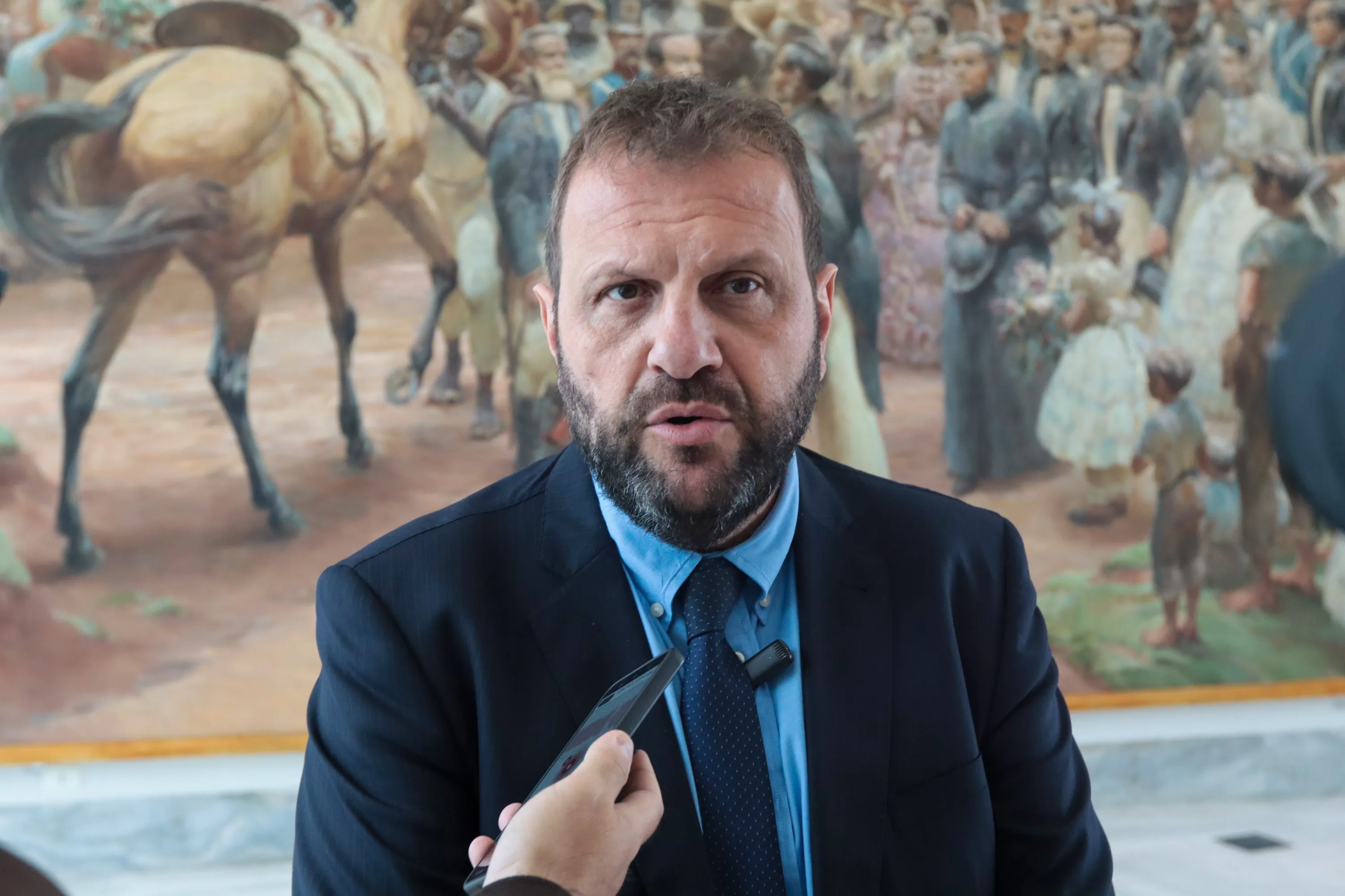 O governador em exercício Darci Piana assina  nesta terca-feira  (14), repasse de R$ 20.588.583,90 do Fundo Estadual para Infância e Adolescência - FIA/PR
para 259 Organizações da Sociedade Civil. Na foto,  Rogério Carboni - Secretário do Desenvolvimento Social e Família . Curitiba, 14/05/2024 -  Foto: Geraldo Bubniak/AEN