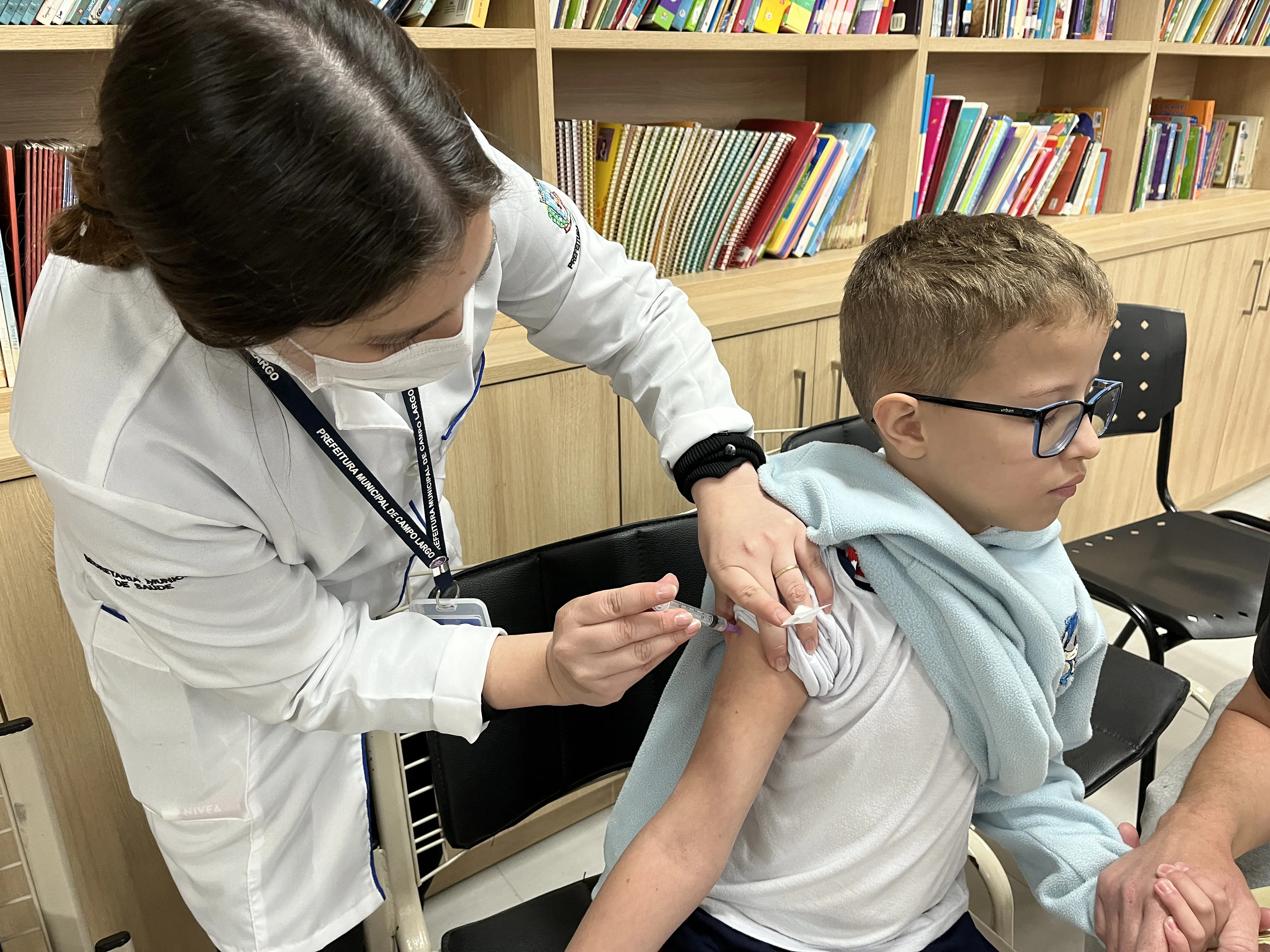 Com mais de 160 mil doses aplicadas, Paraná divulga novo balanço da força-tarefa de vacinação nas escola