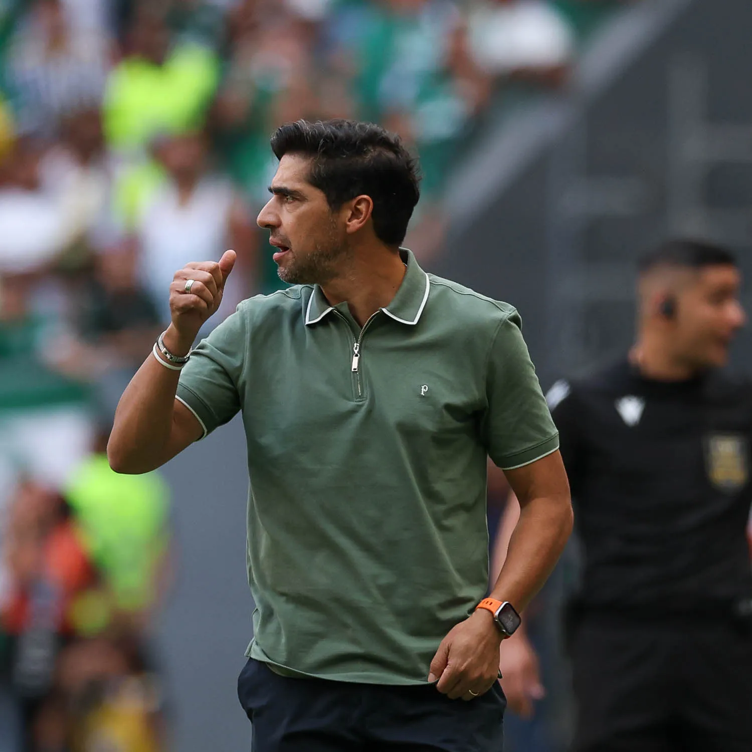 O técnico Abel Ferreira, da SE Palmeiras, em jogo contra a equipe do CR Vasco da Gama, durante partida válida pela vigésima sétima rodada, do Campeonato Brasileiro, Série A, na Arena BRB Mané Garrincha. (Foto: Cesar Greco/Palmeiras/by Canon)