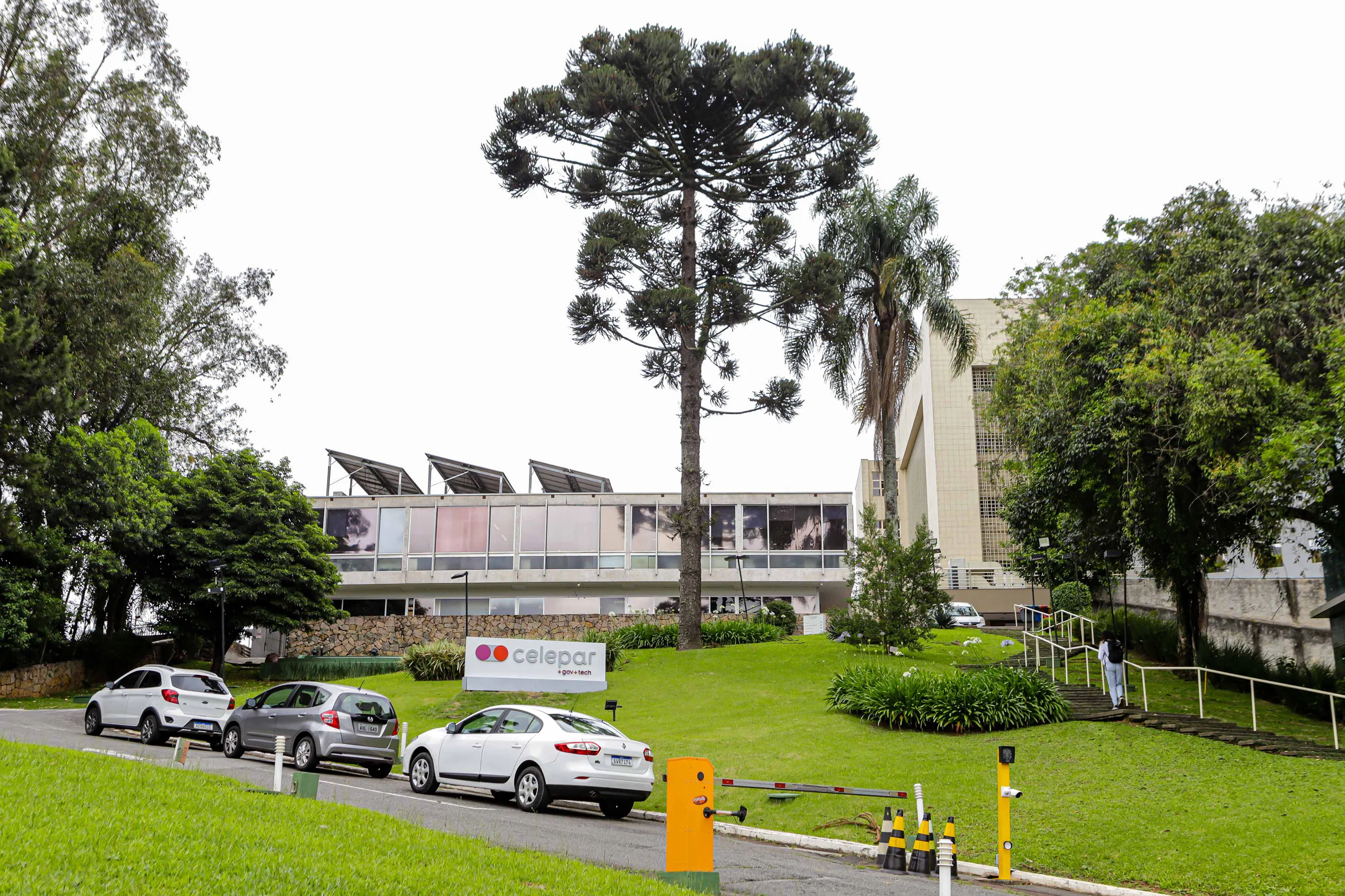 Curitiba, 28 de outubro de 2024 - Área externa da Celepar - Tecnologia da Informação e Comunicação do Paraná.