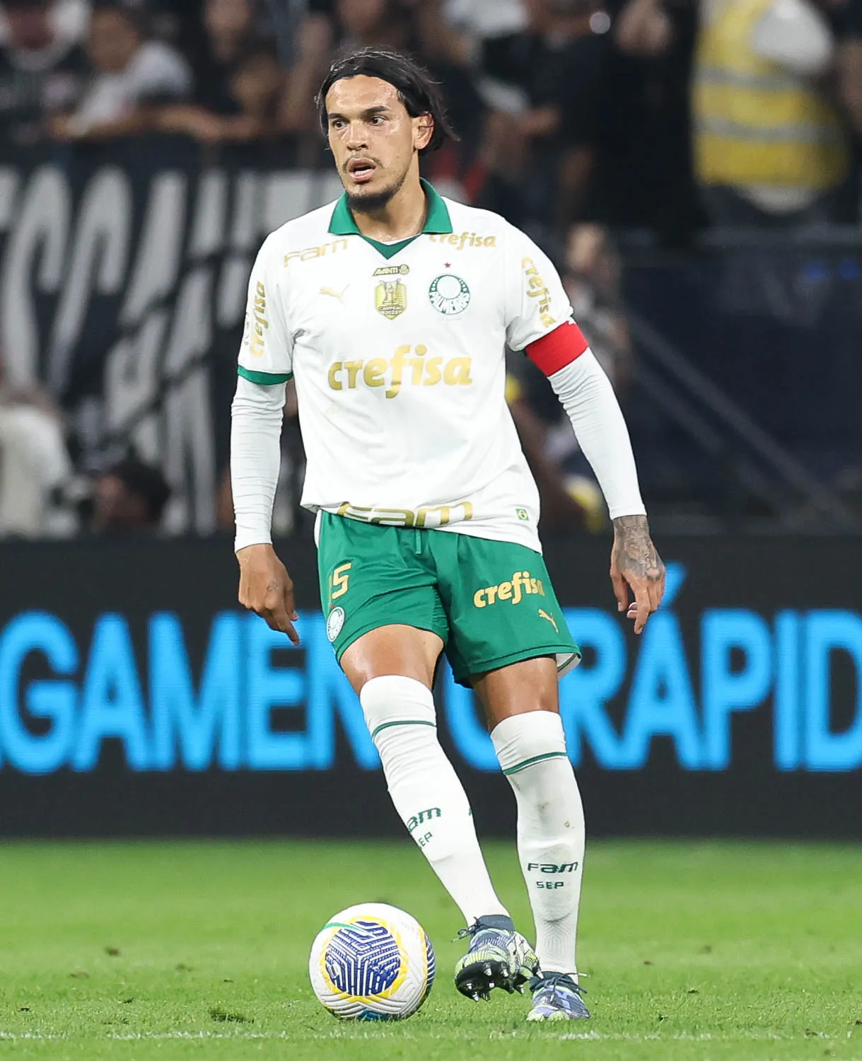 O jogador Gustavo Gómez, da SE Palmeiras, em jogo contra a equipe do SC Corinthians P, durante partida válida pela trigésima segunda rodada, do Campeonato Brasileiro, Série A, na Neo Química Arena. (Foto: Cesar Greco/Palmeiras/by Canon)