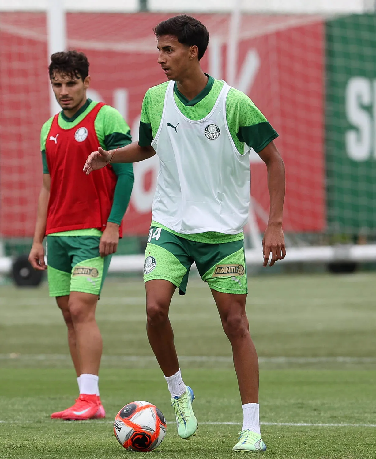 O jogador Vitor Reis, da SE Palmeiras, durante treinamento, na Academia de Futebol. (Foto: Cesar Greco/Palmeiras/by Canon)