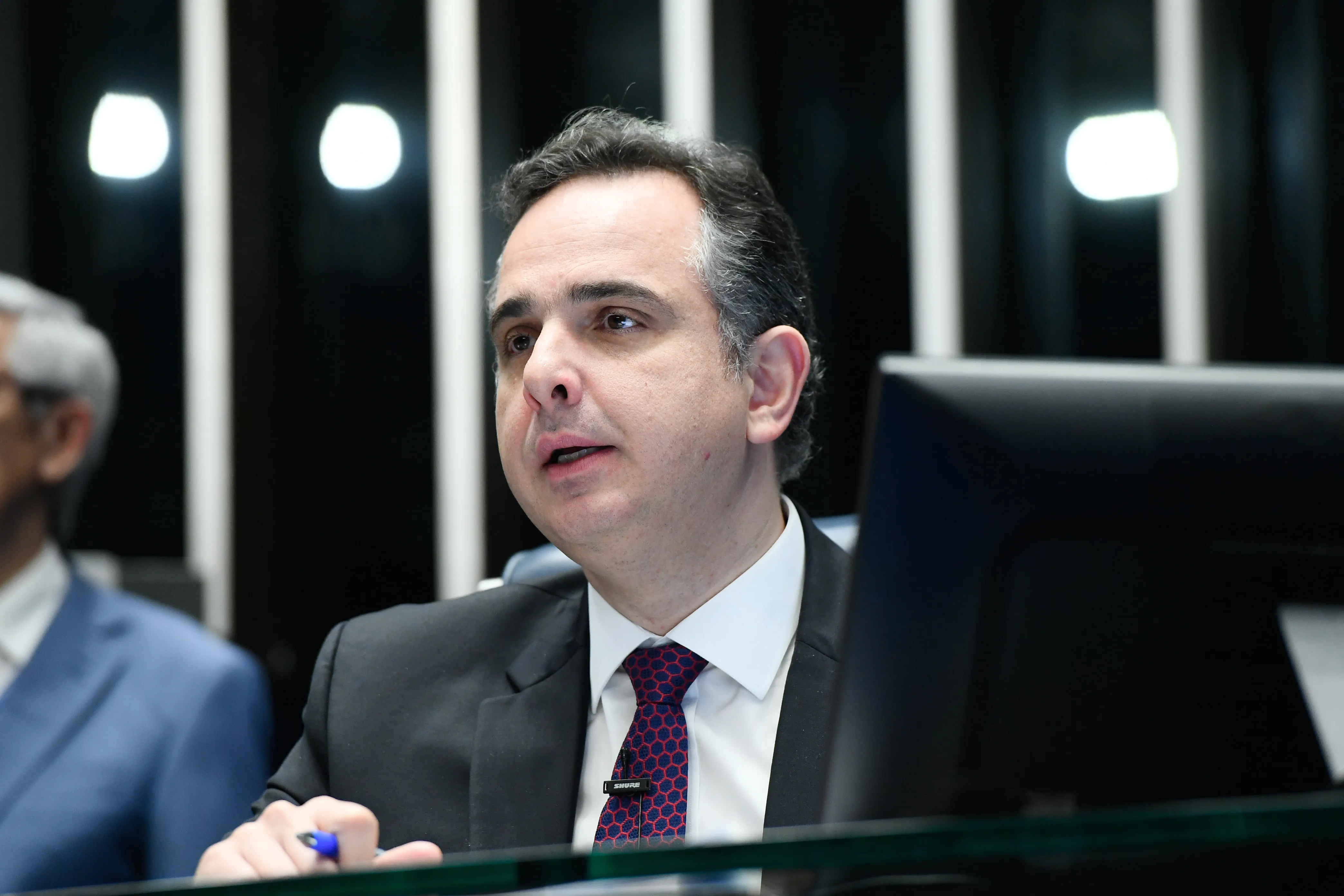 Plenário do Senado Federal durante sessão deliberativa extraordinária. Ordem do dia. 

Na pauta, deliberação de autoridades sabatinadas pelas comissões permanentes, e dos demais itens constantes da pauta publicada pela Secretaria-Geral da Mesa. 

Mesa: 
presidente do Senado Federal, senador Rodrigo Pacheco (PSD-MG), conduz sessão. 

Foto: Marcos Oliveira/Agência Senado