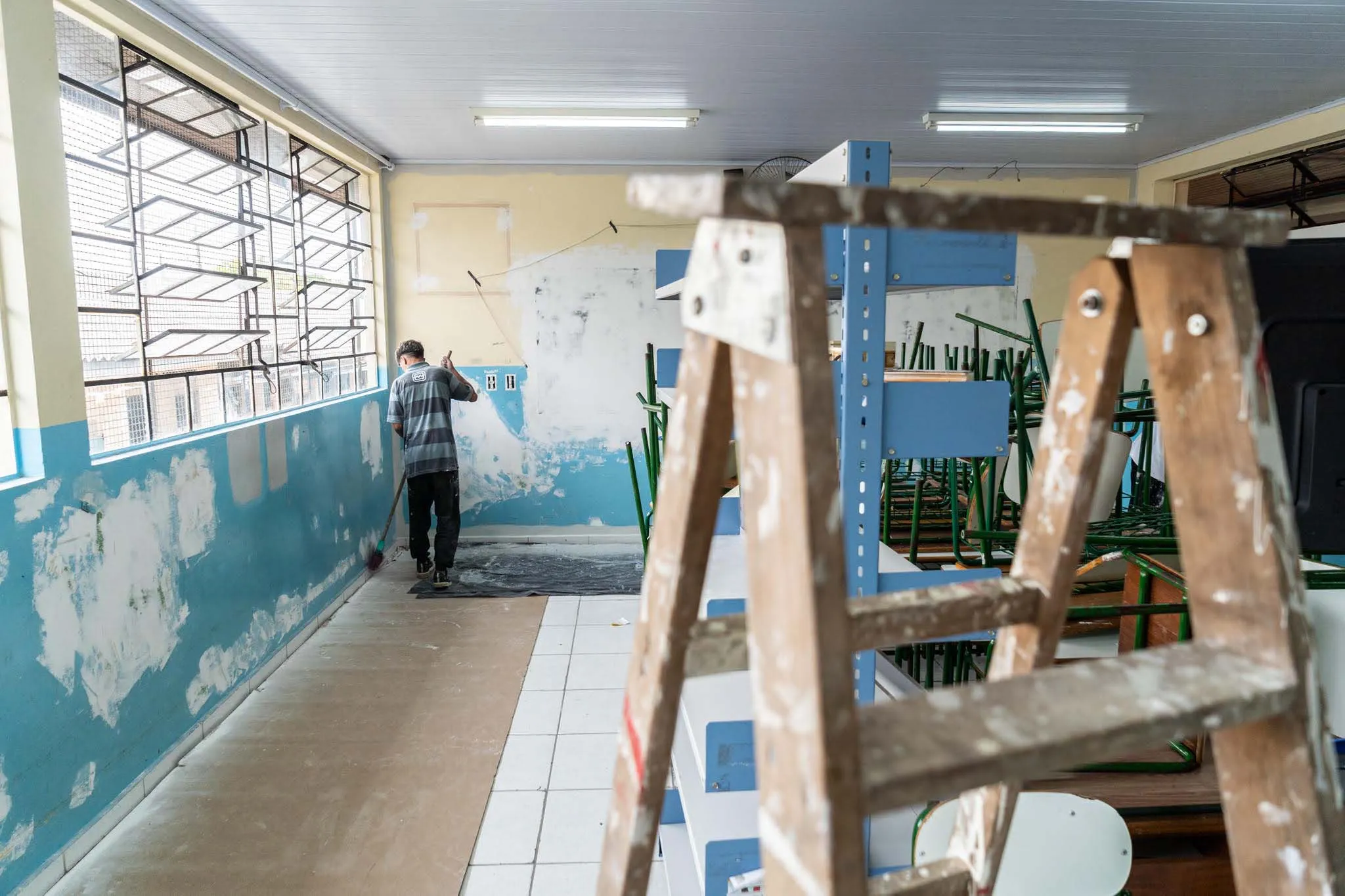 As empresas do Programa Parceiro da Escola já estão em campo realizando melhorias estruturais e organizacionais em 82 colégios de 34 municípios do Estado.