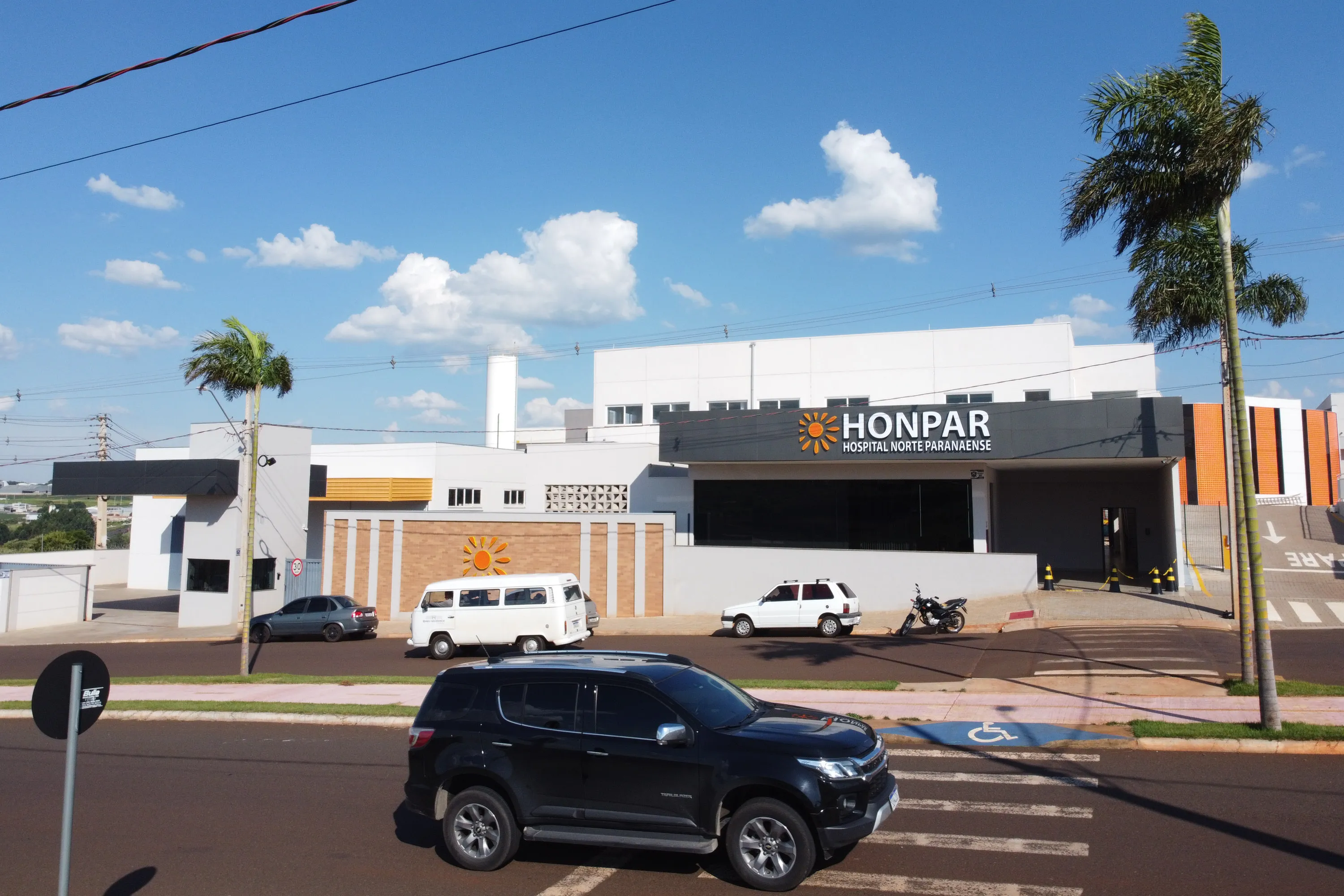 O governador Carlos Massa Ratinho Junior inaugura nesta quarta-feira (31) , o novo pronto-socorro do Hospital Norte Paranaense (Honpar), em Arapongas. O Governo do Estado, por meio da Secretaria de Estado da Saúde (Sesa), investiu R$ 16,6 milhões para a construção do espaço, que conta com 140 leitos para os usuários do Sistema Único de Saúde (SUS).   - 31/01/2024 - Foto: Geraldo Bubniak/AEN