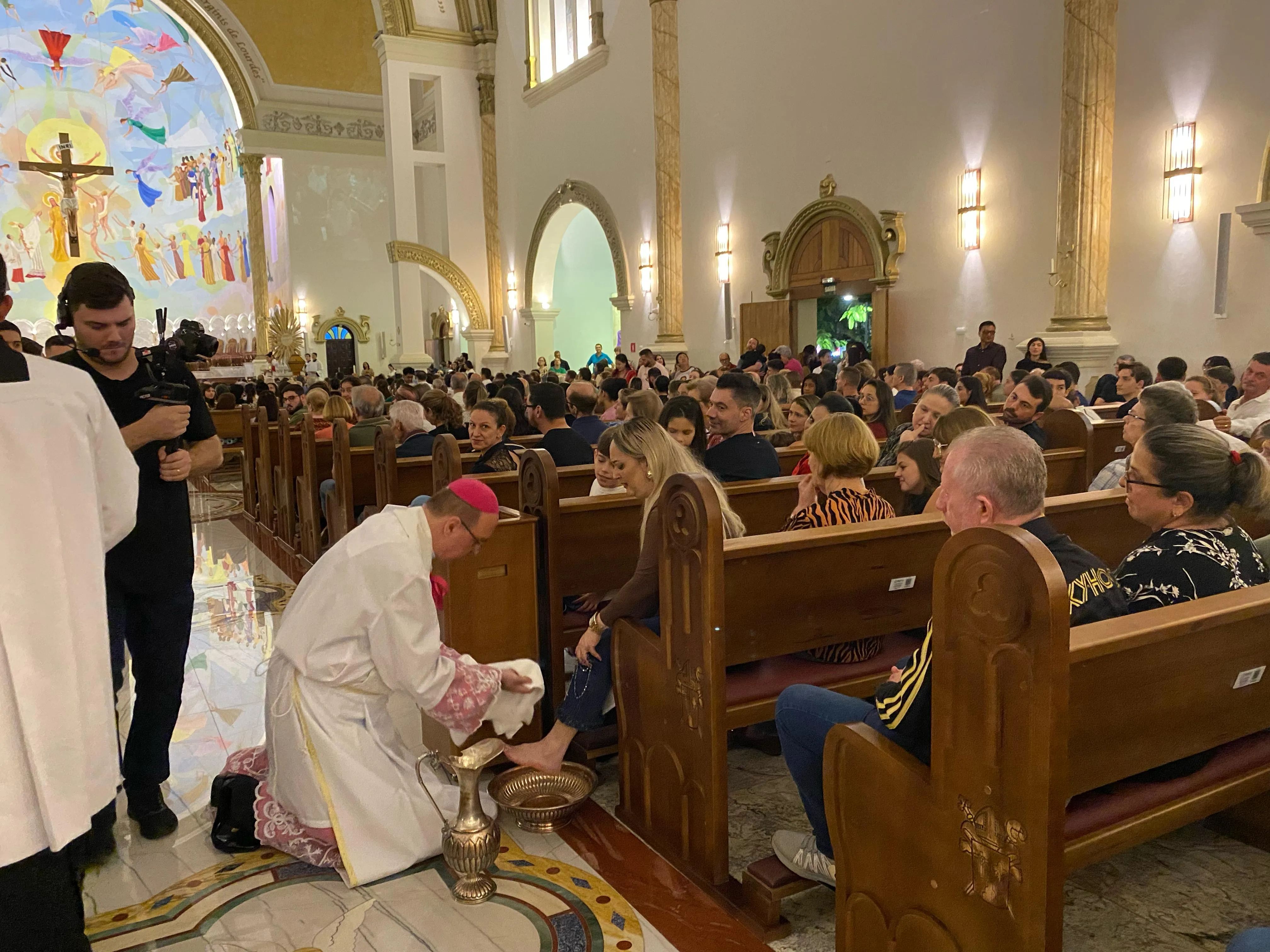 Missa do Lava-Pés aconteceu nesta noite de quinta na Catedral