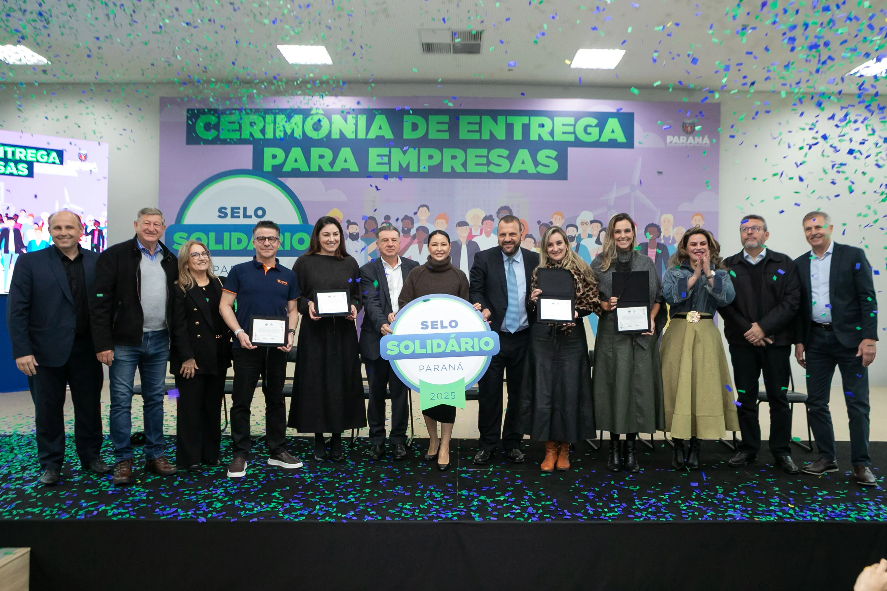 Curitiba, 05 de junho de 2025 - A primeira-dama Luciana Saito Massa entrega o Selo Solidário Paraná 2025.