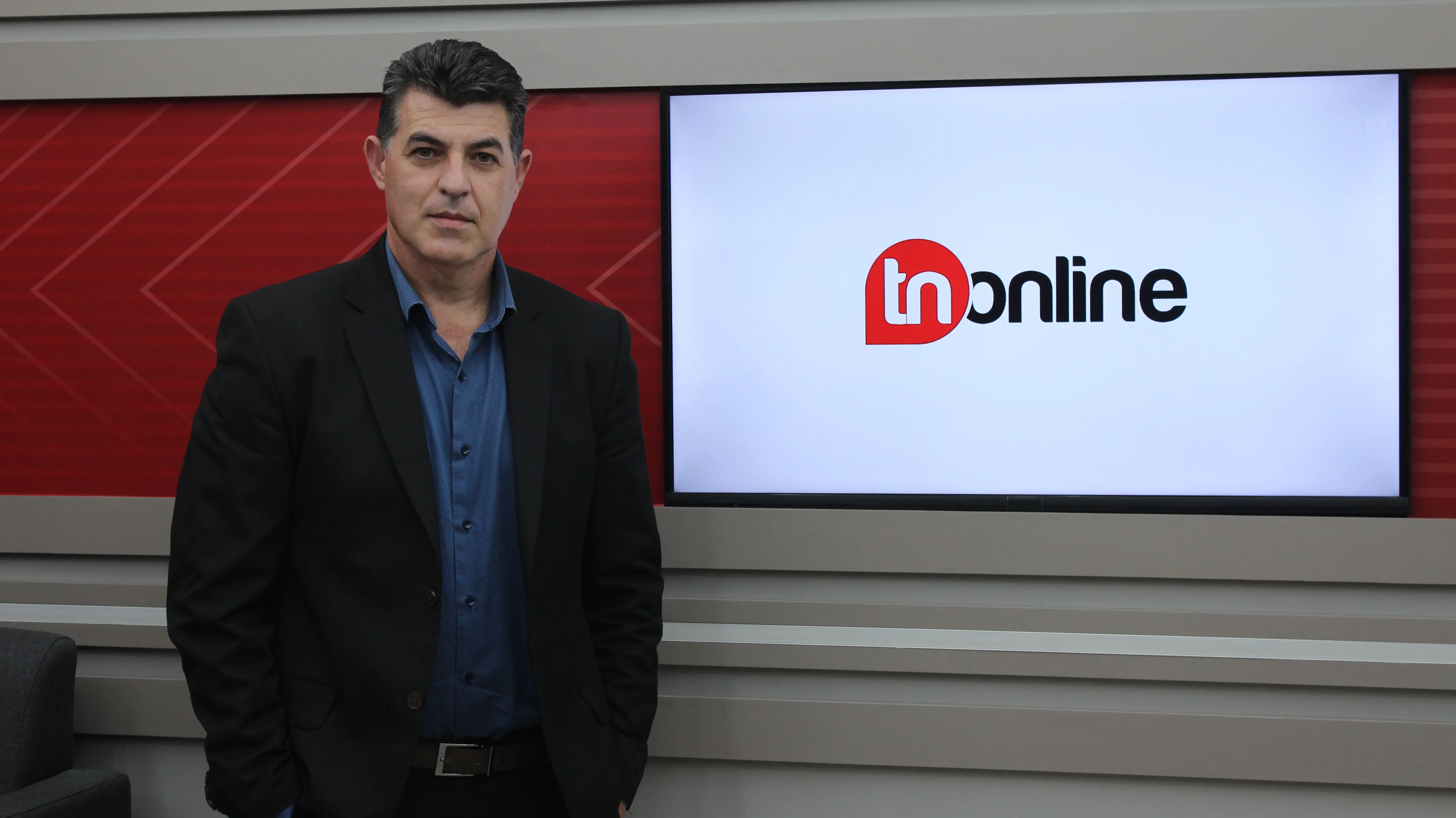 Padre Lino Batista durante entrevista nos estúdios do TNOnline