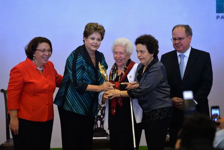 Imagem ilustrativa da imagem 100 anos de Clara Charf: defesa da democracia marca trajetória de luta