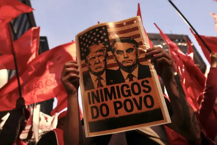 Imagem ilustrativa da imagem Ato na Avenida Paulista pede taxação de super-ricos e condena tarifaço