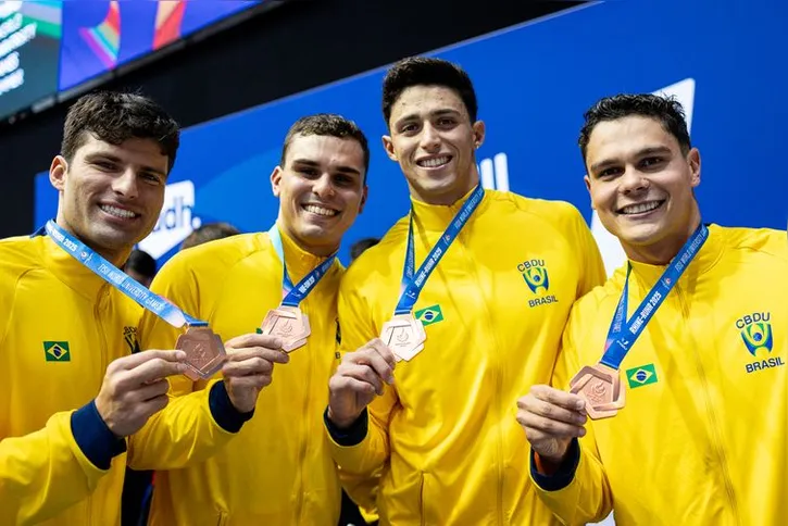 Imagem ilustrativa da imagem Brasil leva medalha na natação, a 1ª nos Jogos Mundiais Universitários
