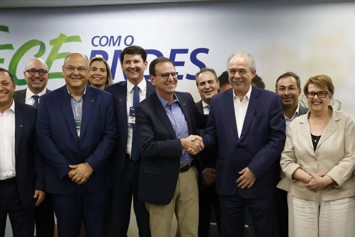 Imagem ilustrativa da imagem BNDES estuda suspensão temporária de dívidas de afetados por tarifaço