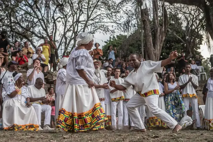 Imagem ilustrativa da imagem Encontro de Jongueiros transforma Praça Tiradentes em quilombo no Rio